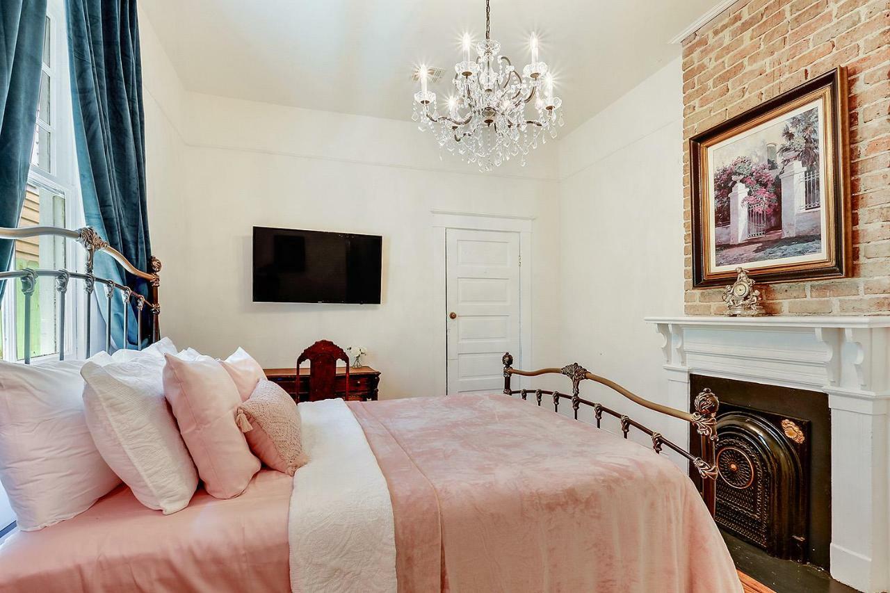 Elegant Renovated House With Relaxing Courtyard Villa New Orleans Exterior photo